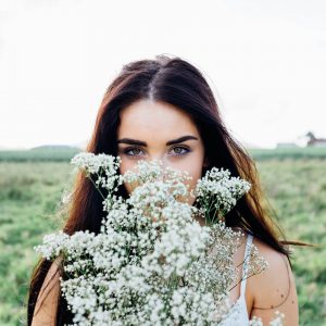 Girl & Flowers Girl & Flowers